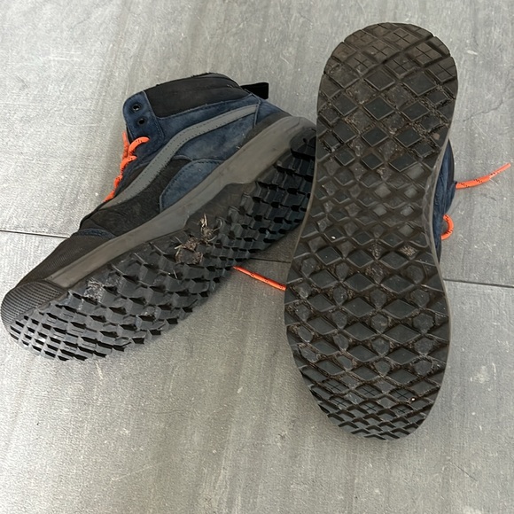 Vans Waterproof Hiking Shoes - Picture 3 of 4